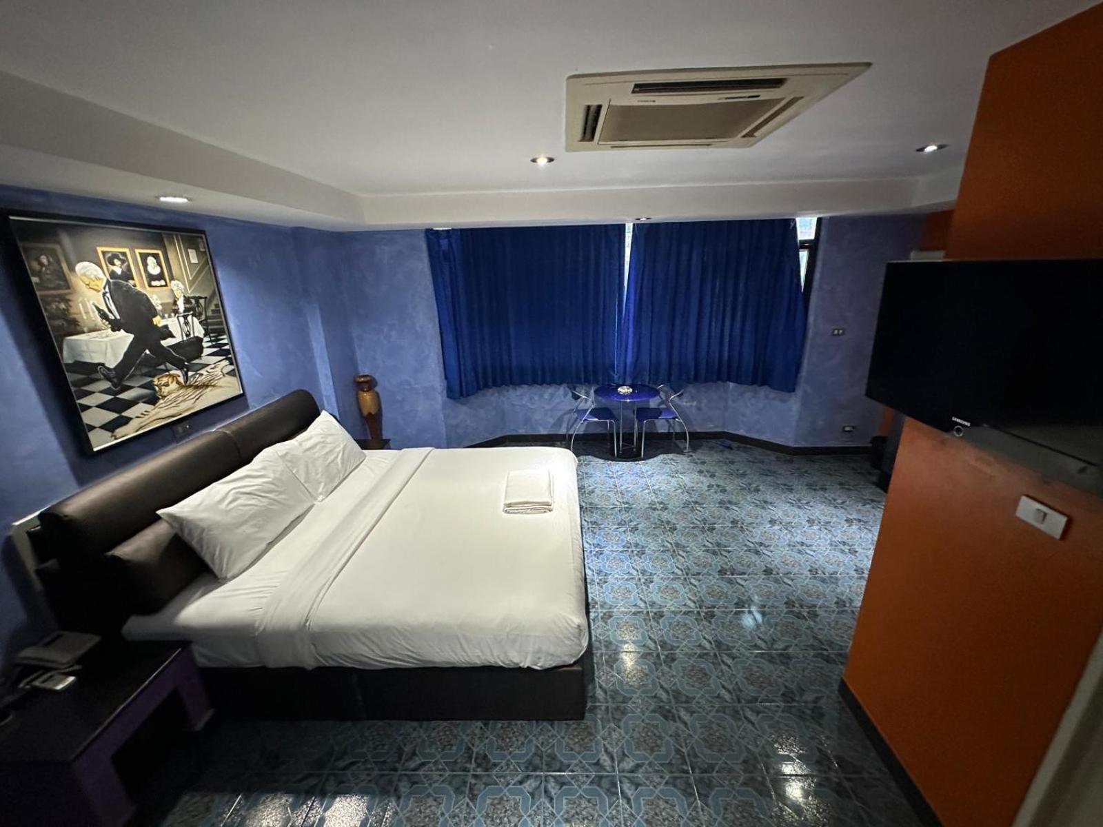 Koenig Near Walking Street Hotel